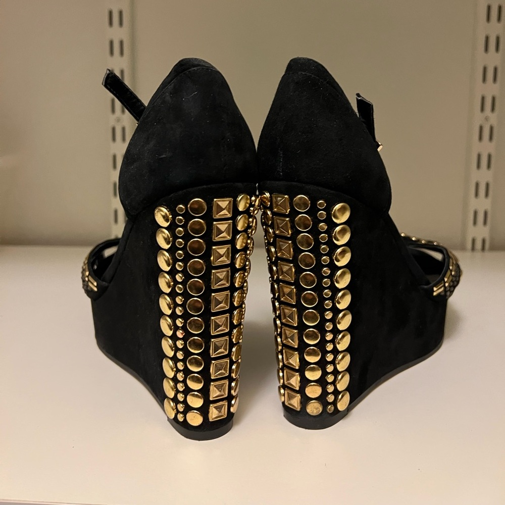 Vince Camuto  Black and Gold Platform